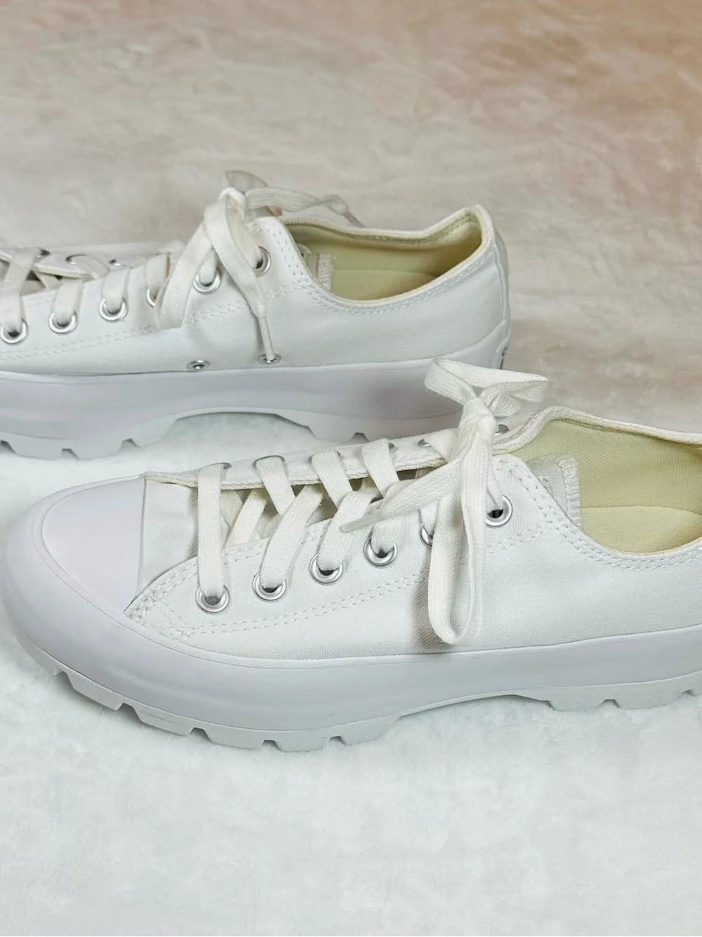 Converse all white